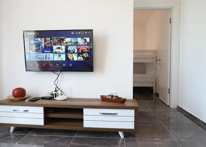 Lux4 Seaview & 43' Tv Netflix Апартаменты